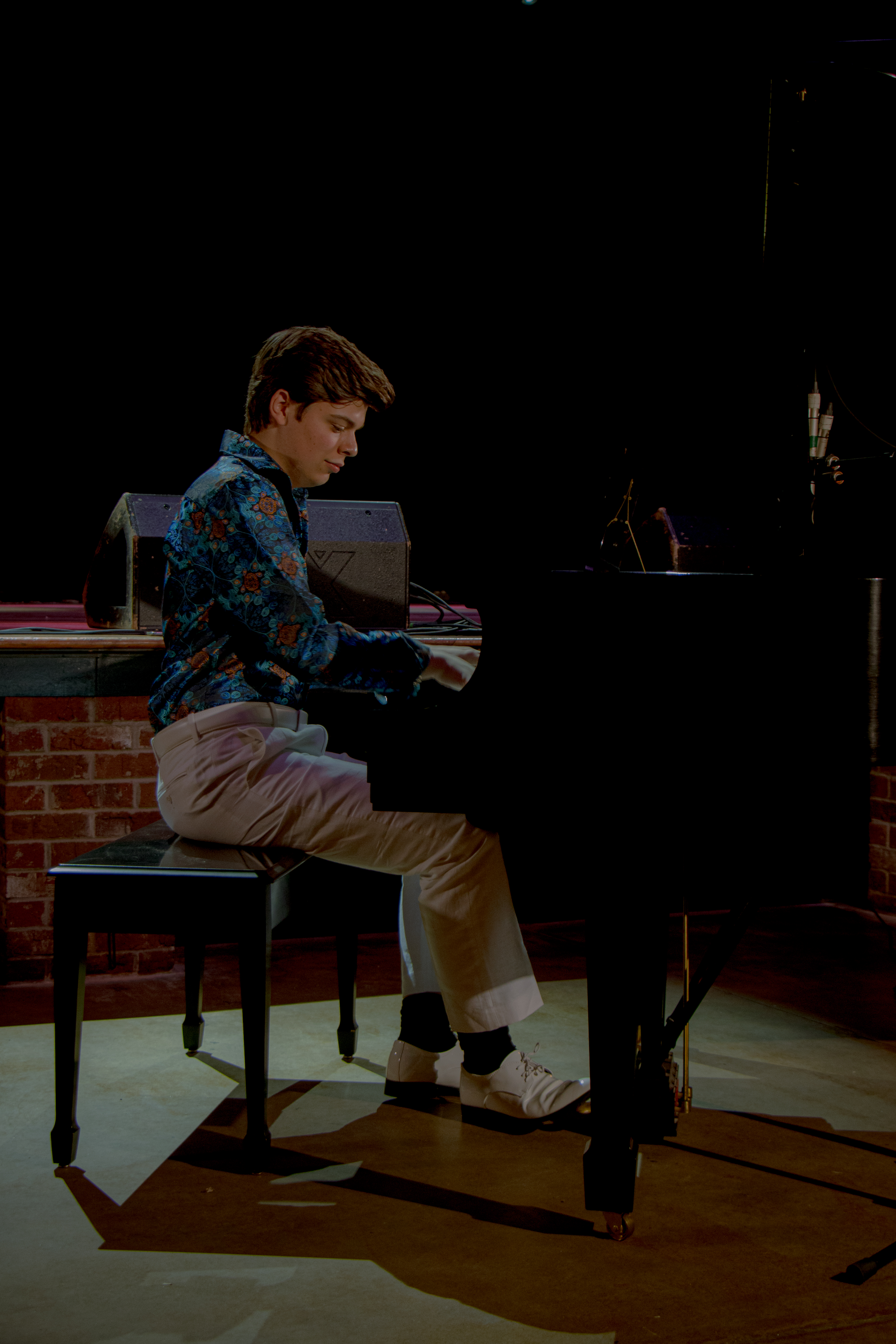 Michael Rainwater close-up performance, featured in Voyage Atlanta