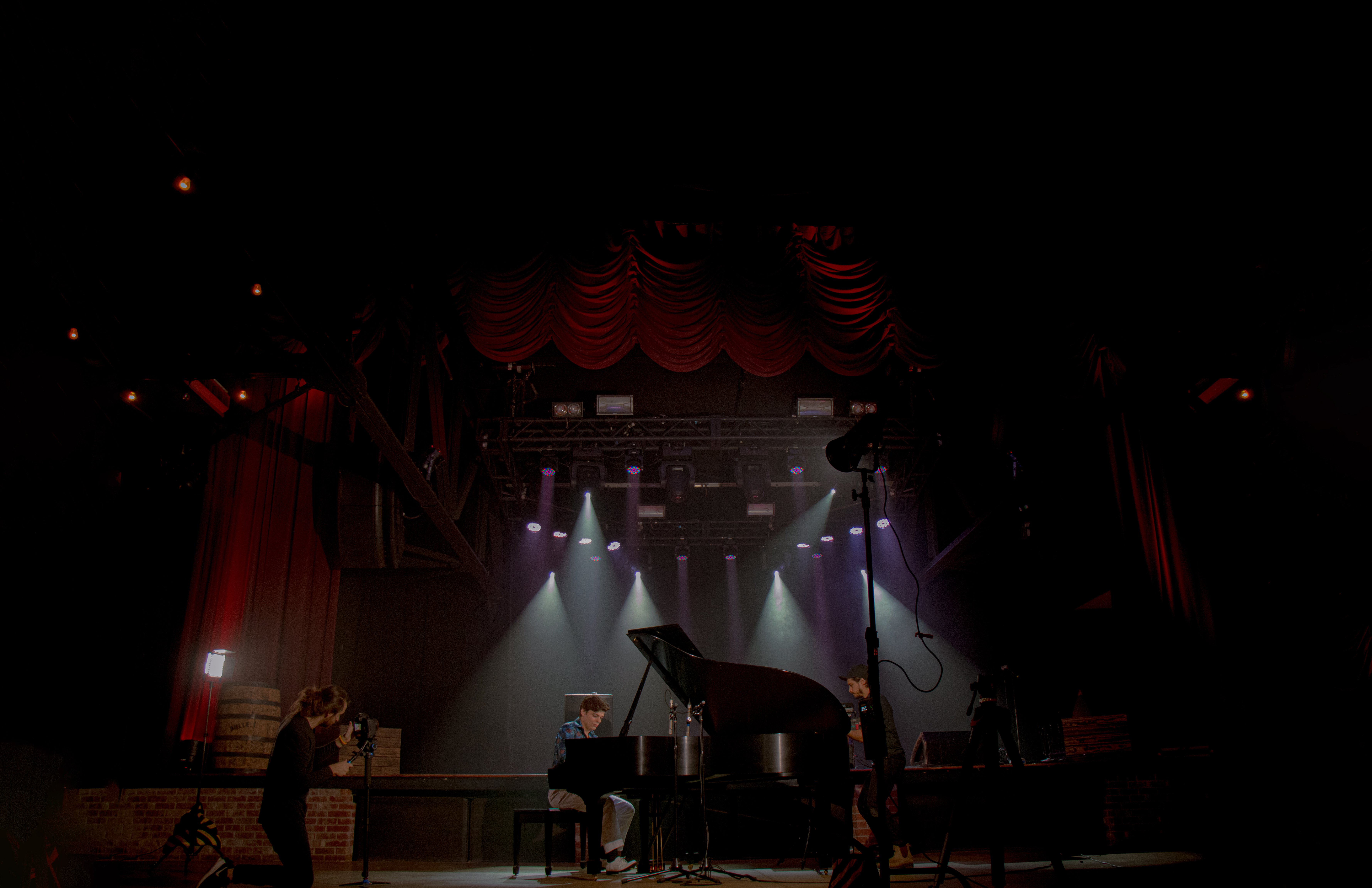 Michael Rainwater performing at concert venue