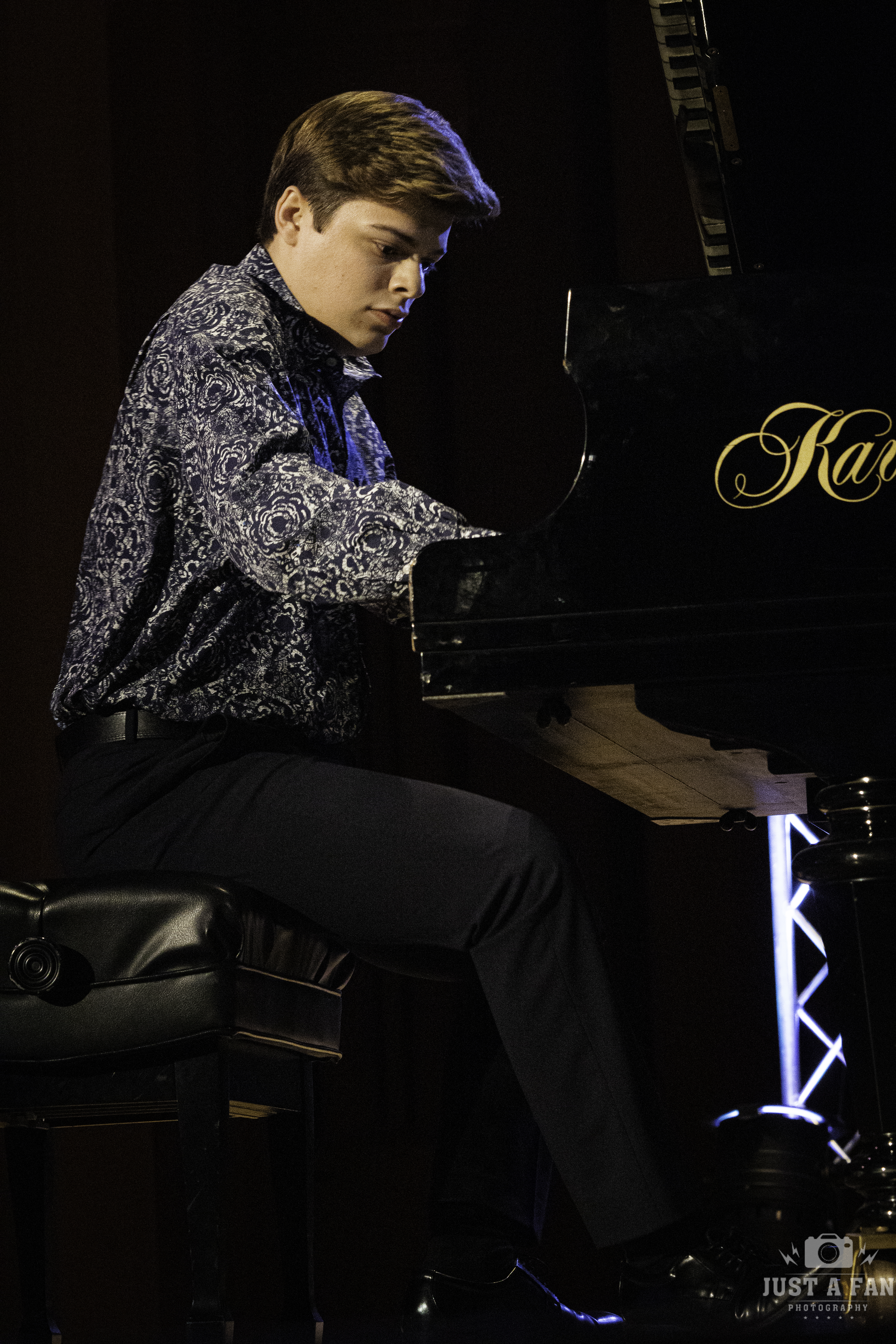 Michael Rainwater wide-angle performance shot